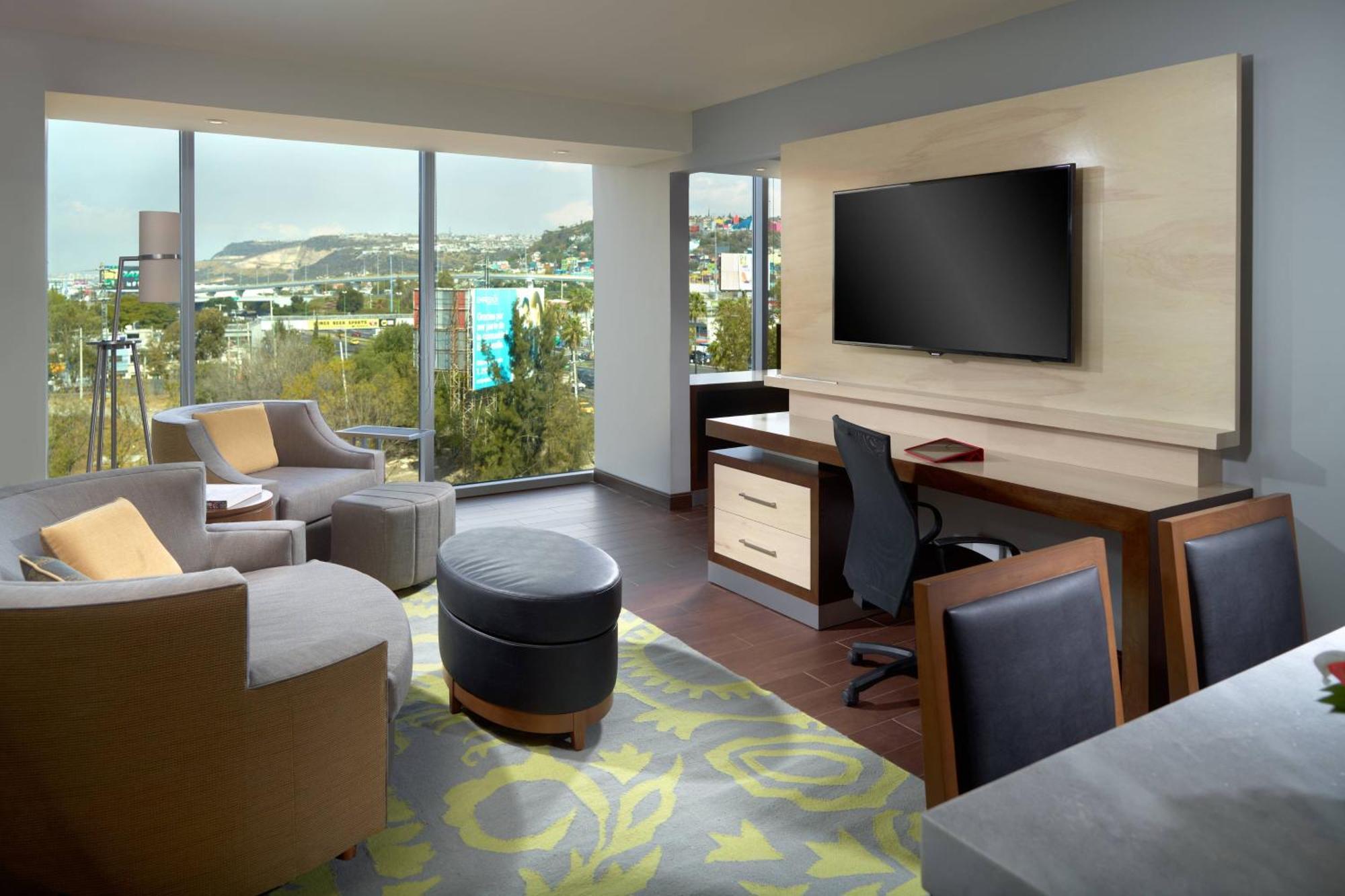 Courtyard By Marriott Queretaro Hotel Exterior photo